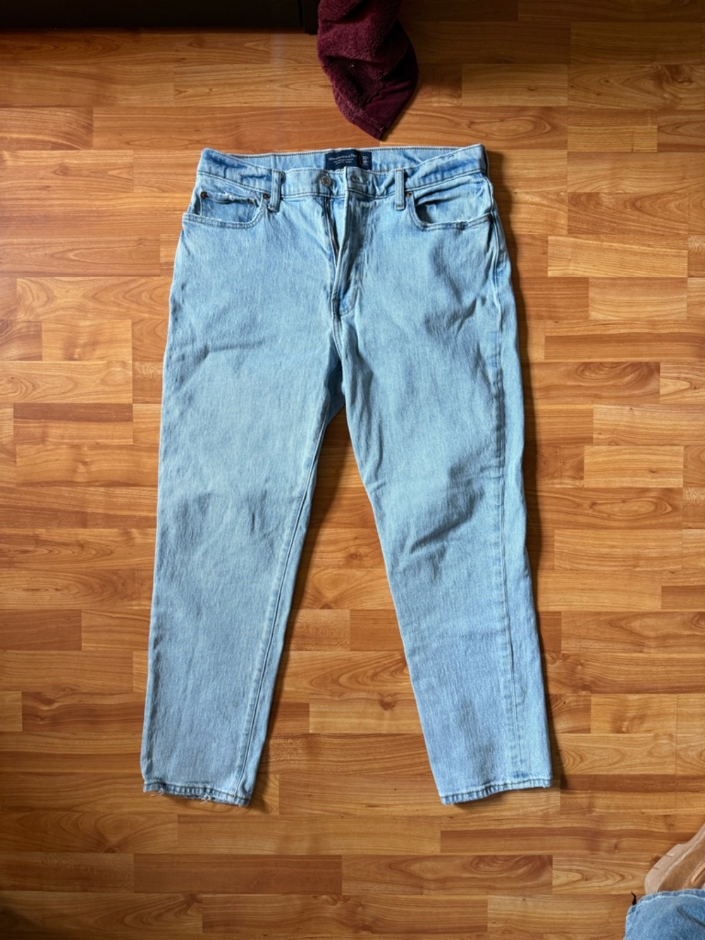 Abercrombie & Fitch Light Wash athletic loose fit jeans 32x30